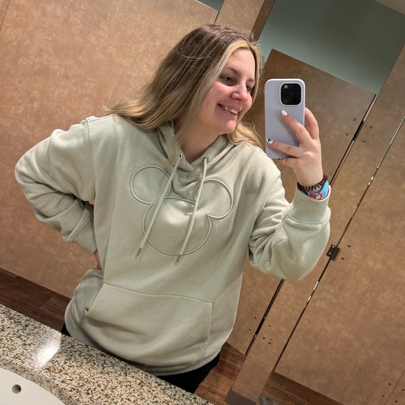 Meet your Posher, Kaedence - Picture 2 of 4